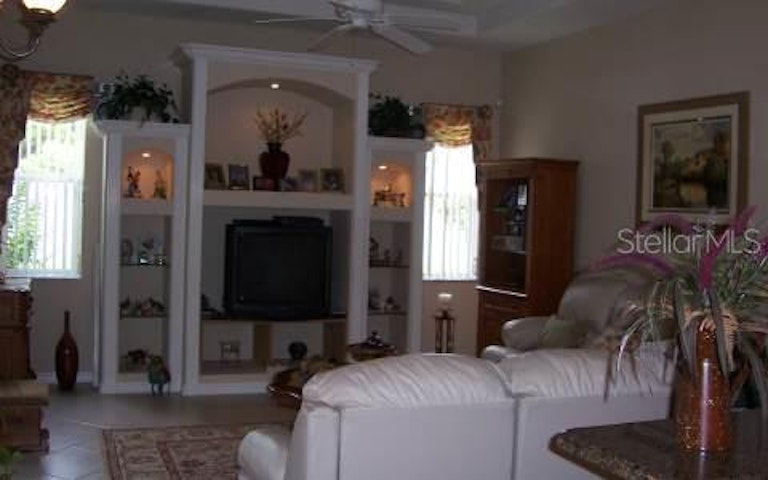 Photo 5 of 8 - 24 Fairmont Ln, Palm Coast, FL 32137