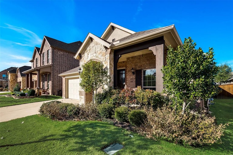 Photo 3 of 18 - 4309 Old Grove Way, Keller, TX 76244