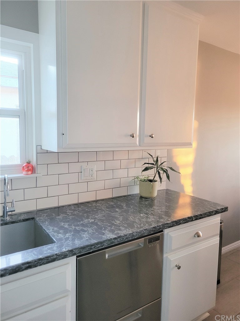 Photo 11 of 39 - 4828 W 135th St, Hawthorne, CA 90250
