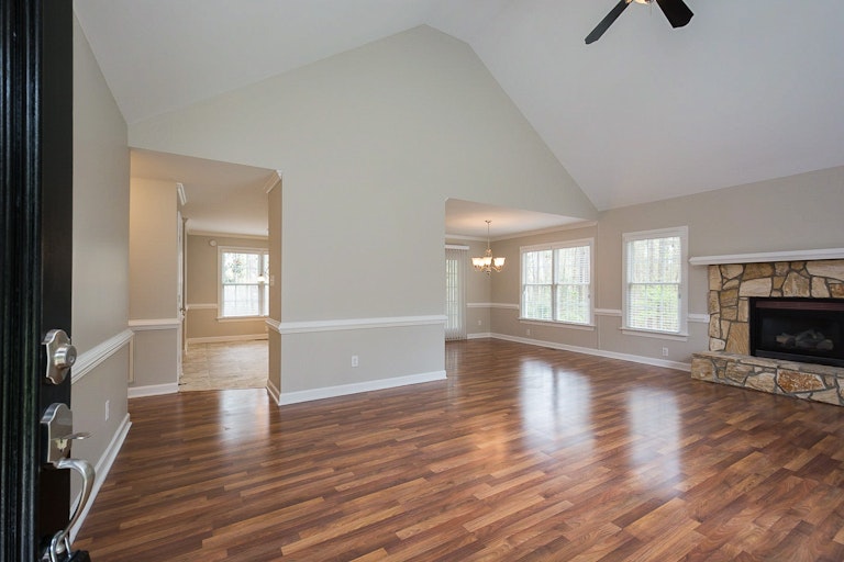 Photo 5 of 21 - 124 Baron Cir, Youngsville, NC 27596