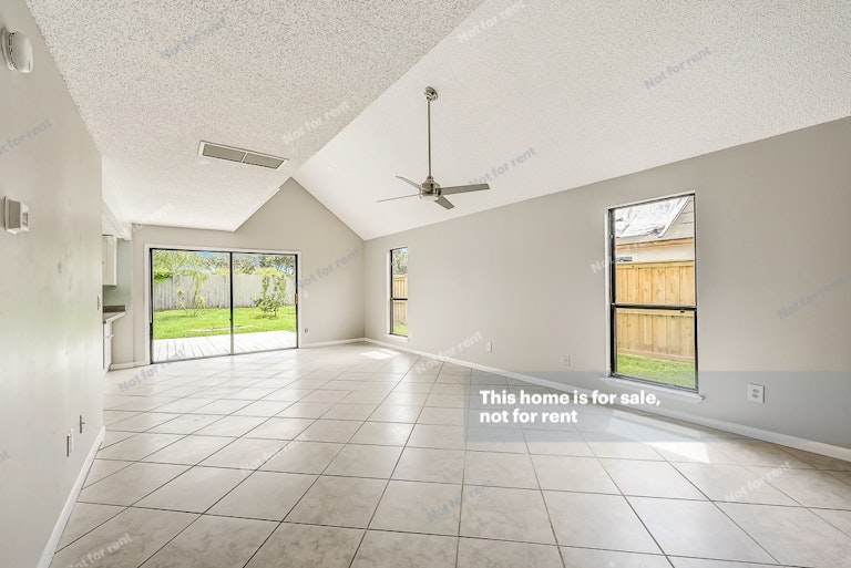 Photo 16 of 32 - 517 Robles Ln, Ponte Vedra Beach, FL 32082