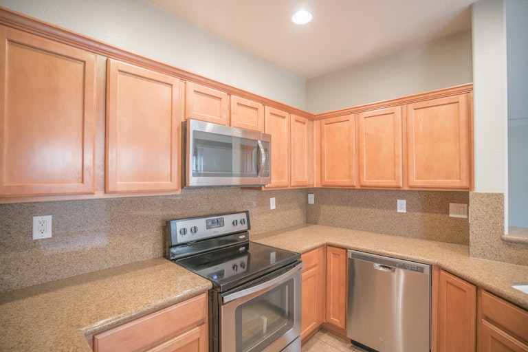 Photo 8 of 29 - 1740 W Twain Dr, Anthem, AZ 85086