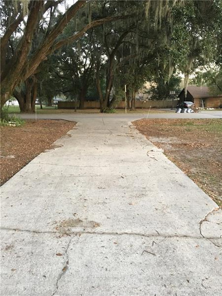 Photo 6 of 22 - 6111 Yates Rd, Lakeland, FL 33811