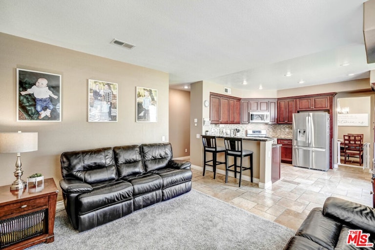 Photo 9 of 22 - 6635 Amersham Pl, Rancho Cucamonga, CA 91739