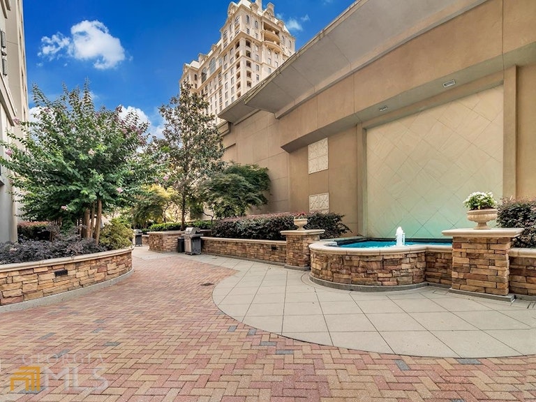 Photo 11 of 26 - 3040 Peachtree Rd NW #1002, Atlanta, GA 30305