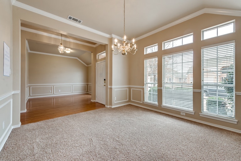 Photo 2 of 29 - 3954 Wisteria Ln, Haltom City, TX 76137