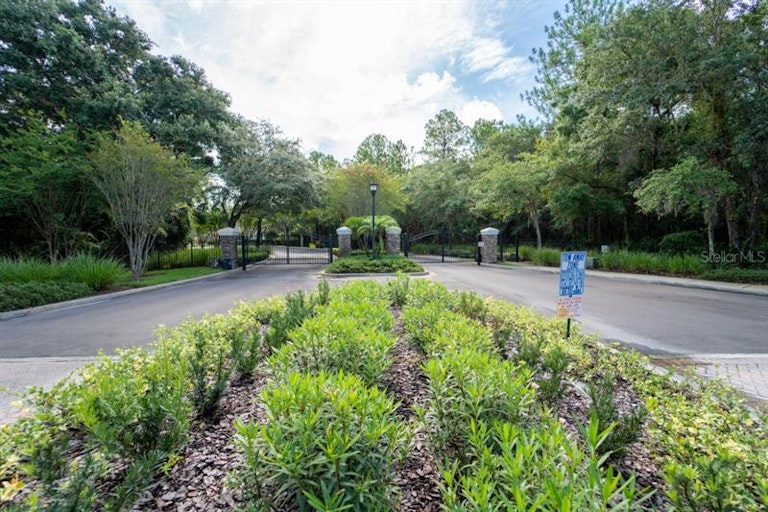 Photo 38 of 71 - 8105 Stone Leaf Ln, Tampa, FL 33647
