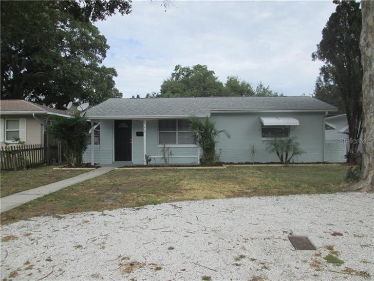 Photo 2 of 18 - 747 74th Ave N, Saint Petersburg, FL 33702