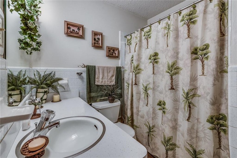 Photo 16 of 19 - 2453 Fm 663, Midlothian, TX 76065
