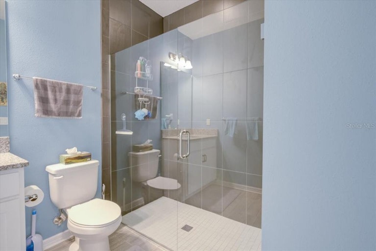 Photo 19 of 38 - 6026 Amberly Dr, Bradenton, FL 34208