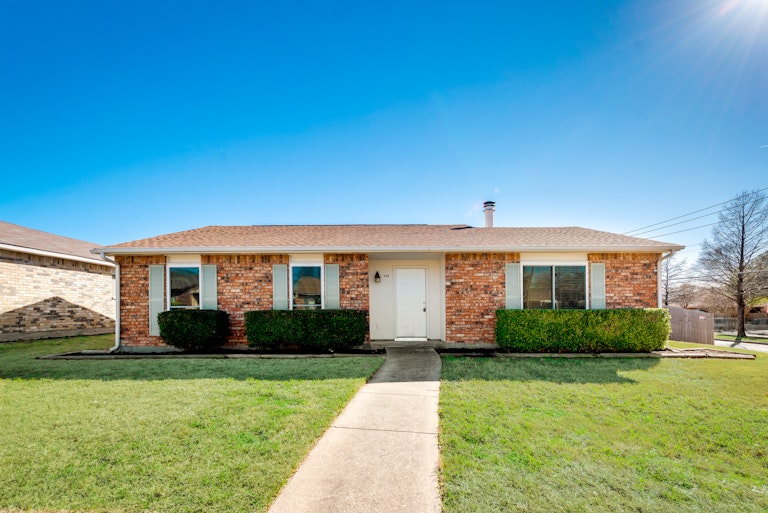 Photo 28 of 28 - 728 Via Altos, Mesquite, TX 75150