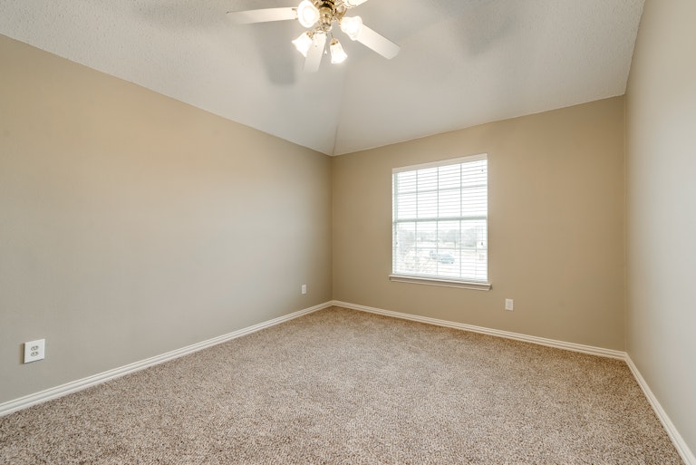 Photo 24 of 30 - 6119 Widgeon Ct, Sachse, TX 75048