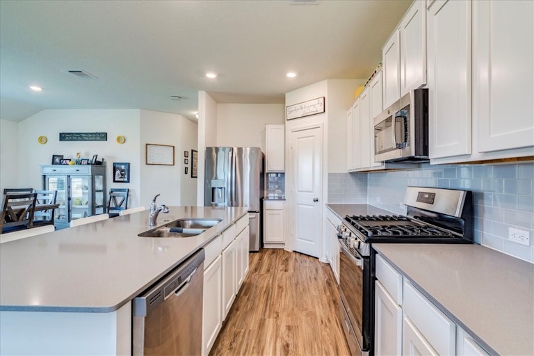 Photo 5 of 27 - 1100 Nokota Bnd, Georgetown, TX 78626