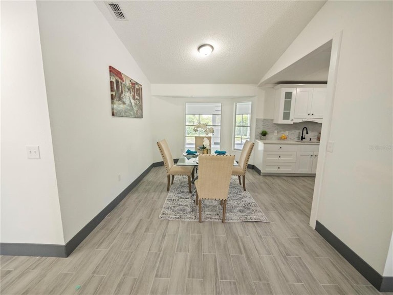 Photo 10 of 38 - 1902 Paragon St, Deltona, FL 32738