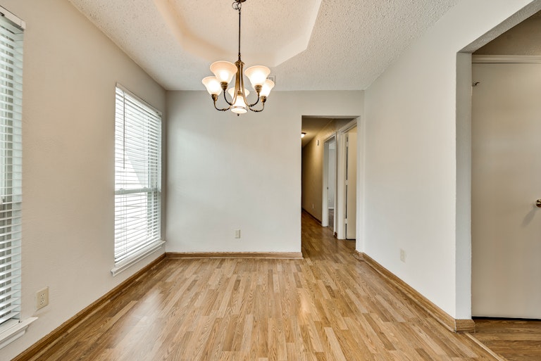 Photo 10 of 30 - 301 Conger Dr, Mesquite, TX 75149