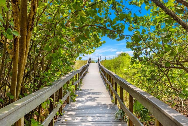 Photo 36 of 52 - 12400 Gulf Blvd #1, Saint Petersburg, FL 33706