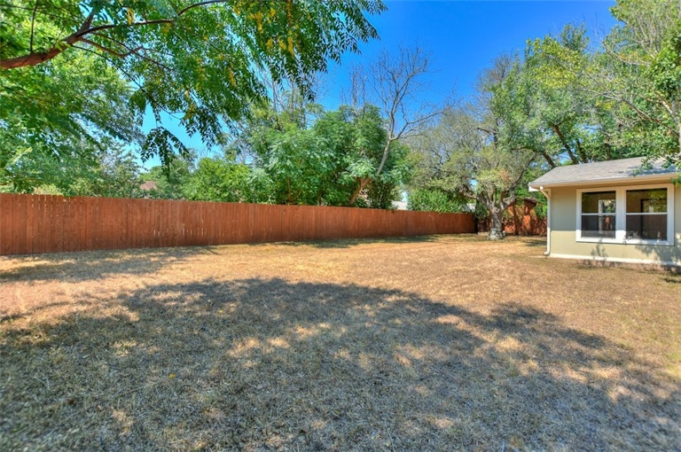 Photo 31 of 34 - 1912 Terry Ln, Georgetown, TX 78628