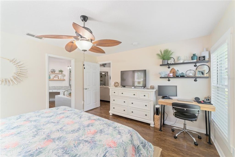 Photo 11 of 36 - 565 Maidenhair Ct, Orange City, FL 32763