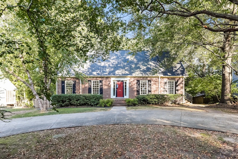 Photo 1 of 24 - 204 Sleepy Creek Dr, Clayton, NC 27520