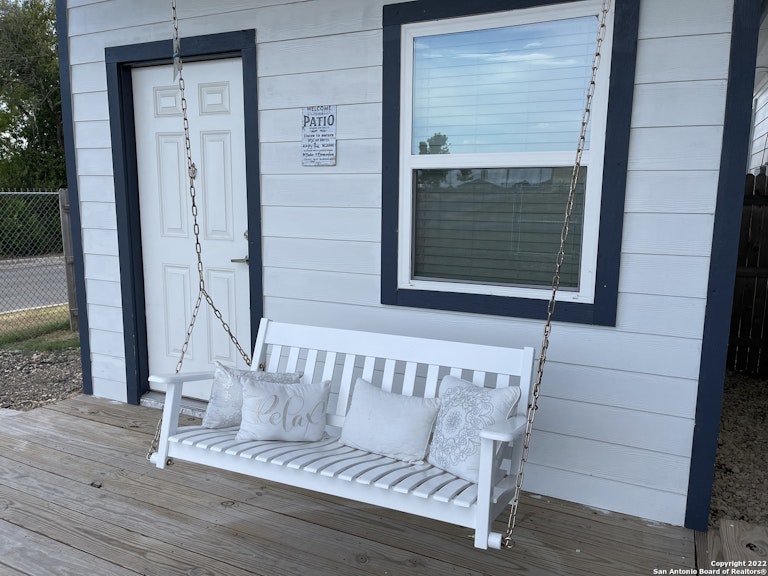 Photo 21 of 24 - 340 N San Felipe Ave, San Antonio, TX 78237