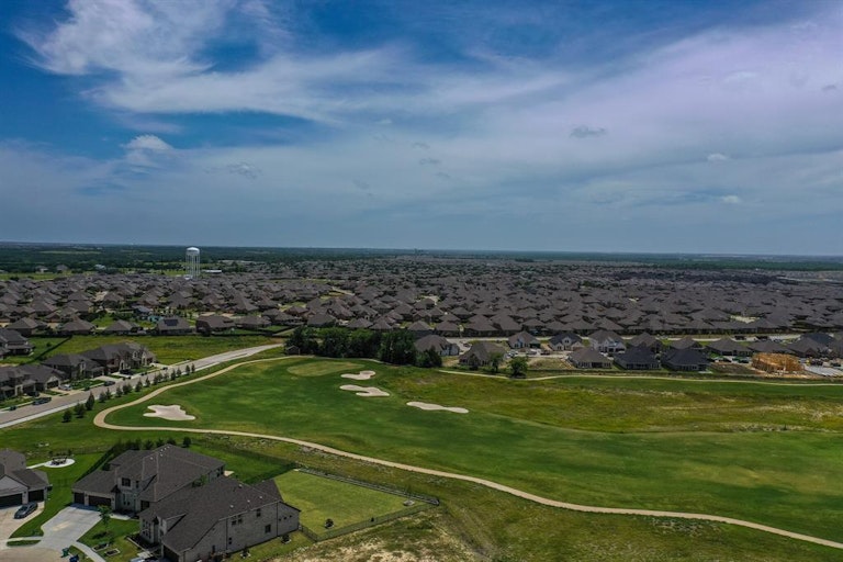 Photo 37 of 40 - 2500 Pampas Ct, Forney, TX 75126
