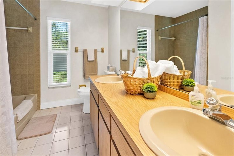 Photo 26 of 50 - 2982 Enisgrove Dr, Palm Harbor, FL 34683