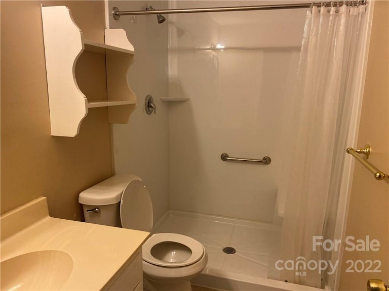 Photo 10 of 16 - 5926 McNair Rd, Charlotte, NC 28212