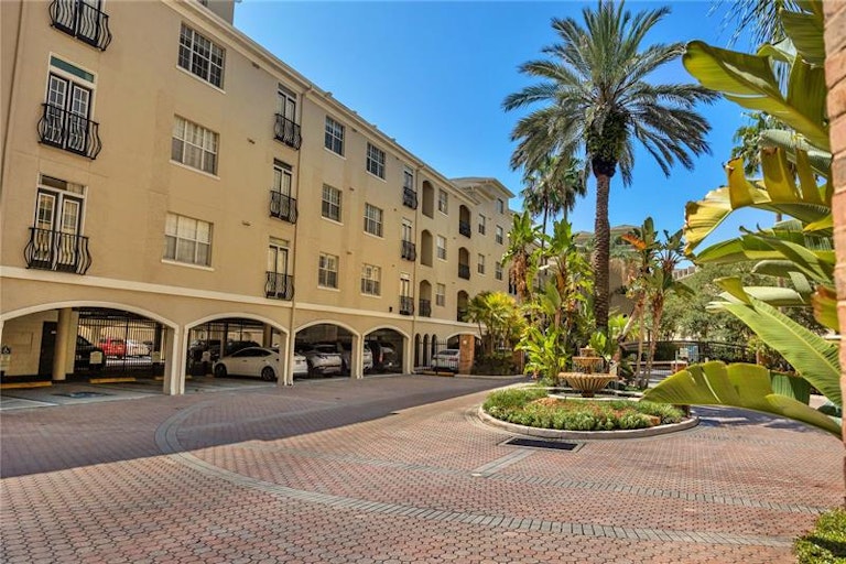 Photo 23 of 29 - 501 Knights Run Ave #1117, Tampa, FL 33602
