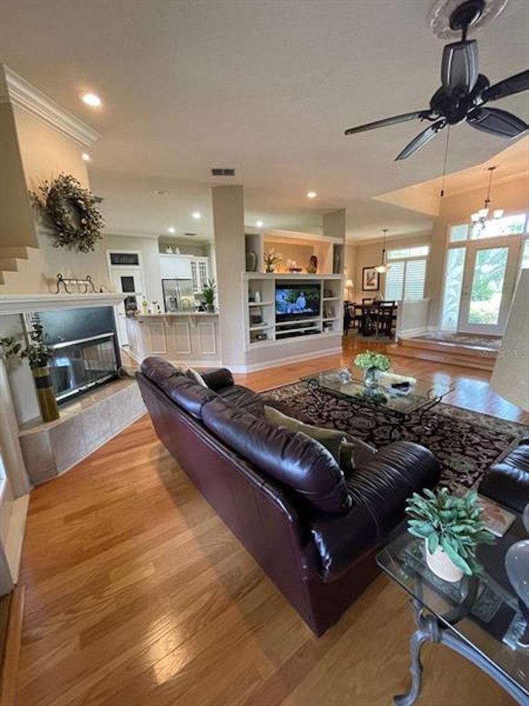 Photo 8 of 48 - 506 Century Oak Ct, Lakeland, FL 33813