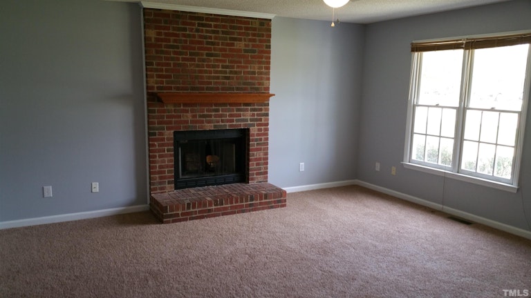 Photo 3 of 19 - 5408 Trenburg Ct, Knightdale, NC 27545