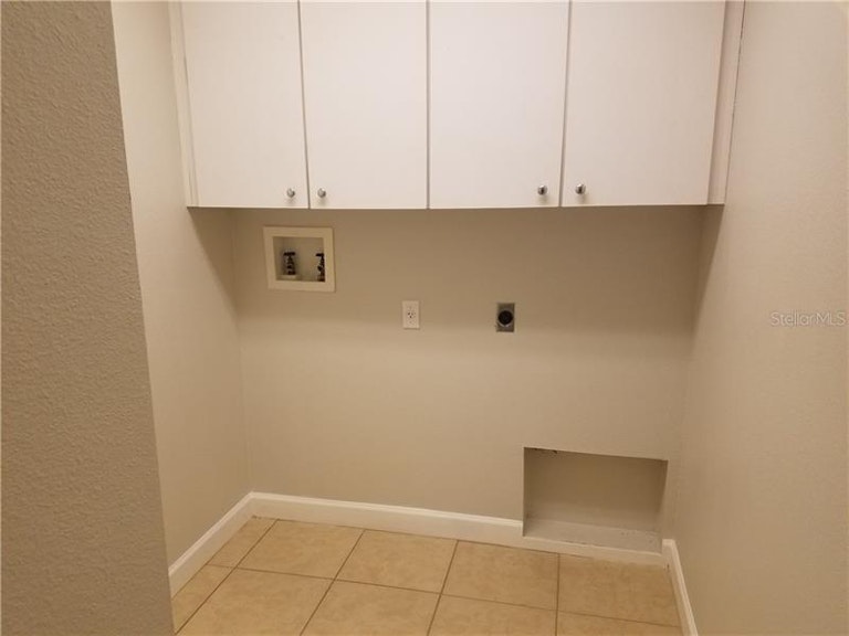 Photo 10 of 25 - 19406 Golden Slipper Pl, Lutz, FL 33558