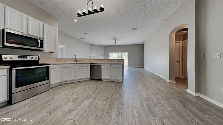 Photo 4 of 19 - 640 Acorn Chase Dr, Orange Park, FL 32065