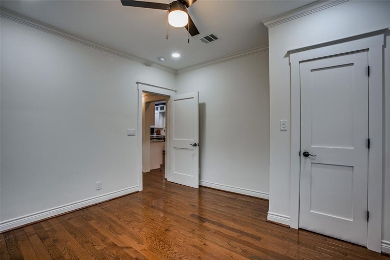 Photo 25 of 38 - 724 W Melwood St, Houston, TX 77009