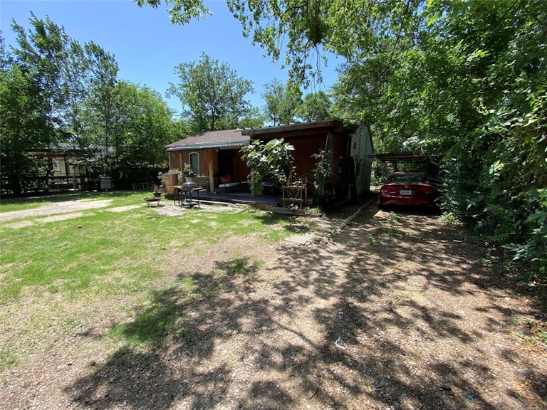 Photo 13 of 19 - 548 Elston Dr, Dallas, TX 75232