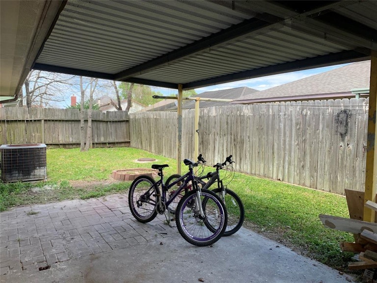 Photo 13 of 14 - 1406 Willersley Ln, Channelview, TX 77530