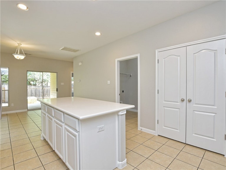 Photo 10 of 40 - 2116 Amur Dr, Austin, TX 78745