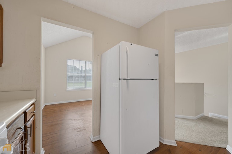 Photo 12 of 34 - 5479 Sweetsprings Dr SW, Powder Springs, GA 30127