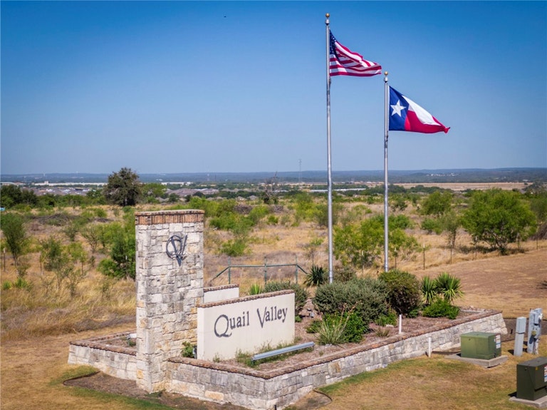 Photo 39 of 40 - 376 Solitaire Path, New Braunfels, TX 78130