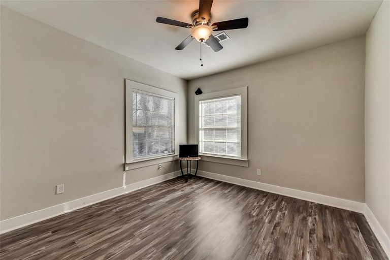 Photo 14 of 19 - 920 S Edgefield Ave, Dallas, TX 75208