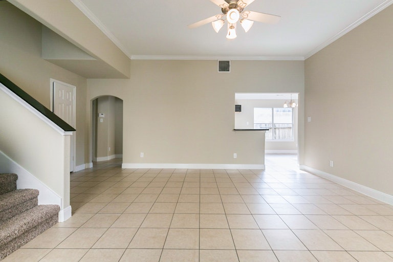Photo 9 of 24 - 5602 Post Oak Manor Dr, Houston, TX 77085