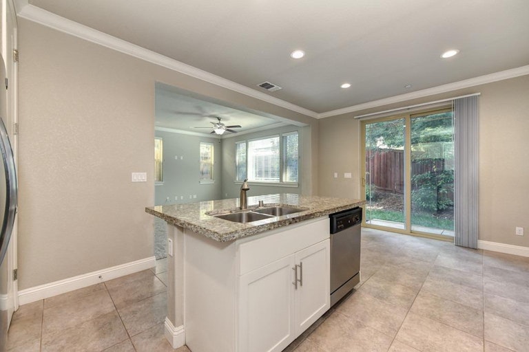 Photo 7 of 34 - 668 Addison Ln, Folsom, CA 95630