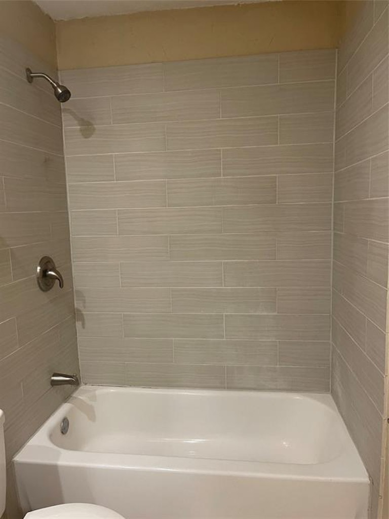 Photo 5 of 26 - 5665 Tyler St, The Colony, TX 75056
