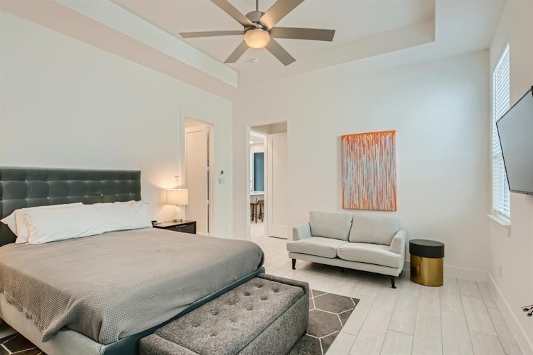 Photo 15 of 29 - 8112 Copper Way, Dallas, TX 75252