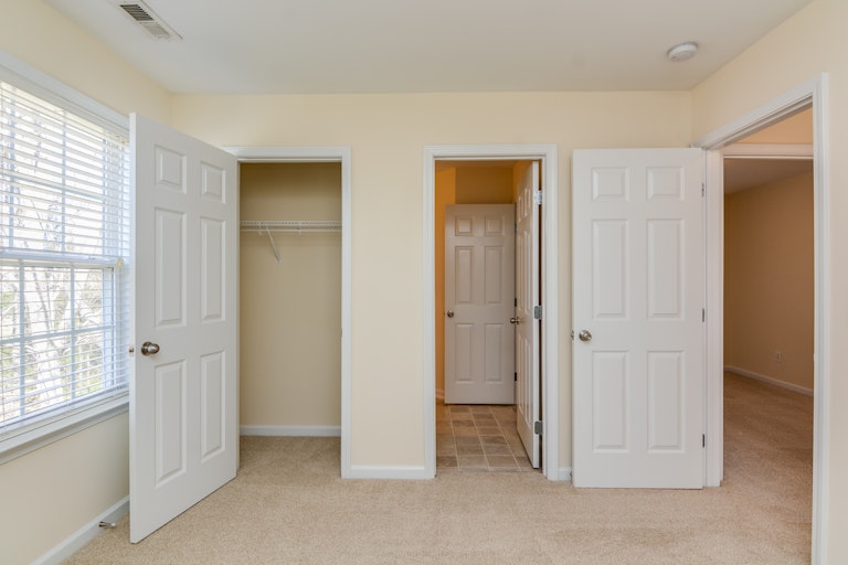 Photo 17 of 25 - 2913 Carriage Meadows Dr, Wake Forest, NC 27587