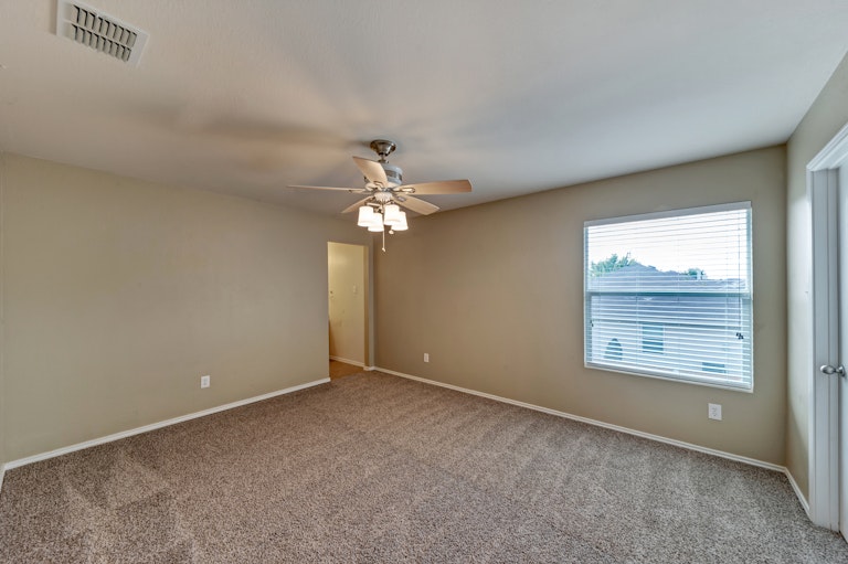 Photo 28 of 34 - 4516 Willow Rock Ln, Fort Worth, TX 76244