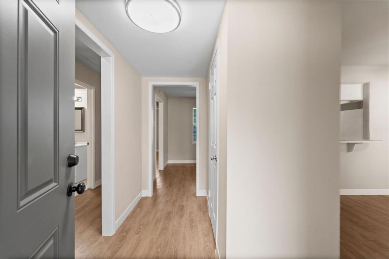 Photo 4 of 25 - 302 E 40th 1/2 St, Houston, TX 77018