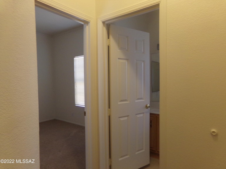 Photo 7 of 27 - 543 W Parkwood Ct, Green Valley, AZ 85614