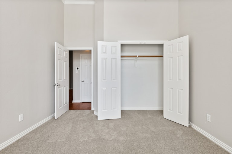 Photo 22 of 36 - 304 Granite Falls Dr, Keller, TX 76248
