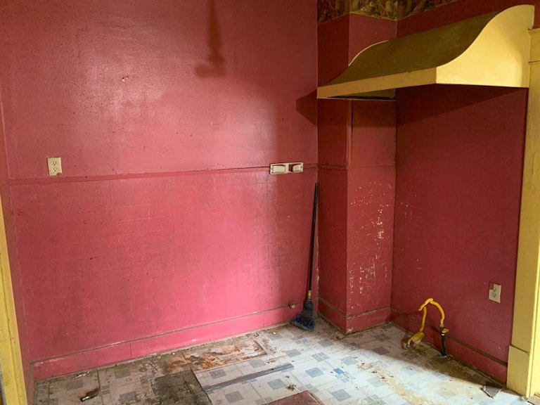 Photo 6 of 16 - 1734 Arizona Ave, Dallas, TX 75216
