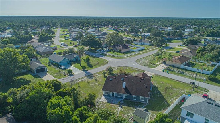 Photo 16 of 51 - 2860 Flynn St, Deltona, FL 32738